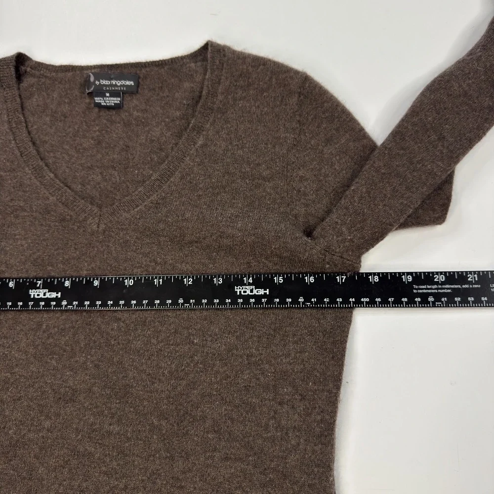 C by Bloomingdale's Cashmere Sweater Womens Size M V-Neck Pullover Brown - Picture 5 of 7